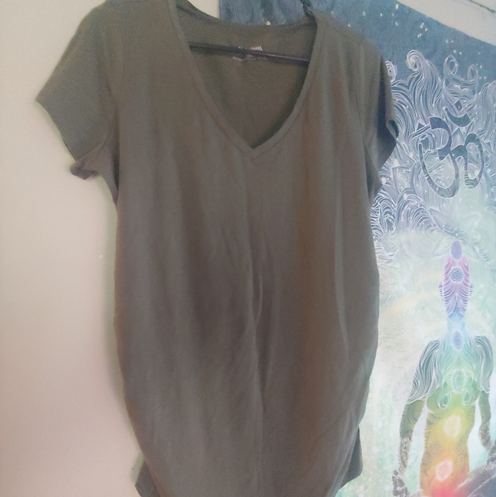 Motherhood maternity green T-shirt